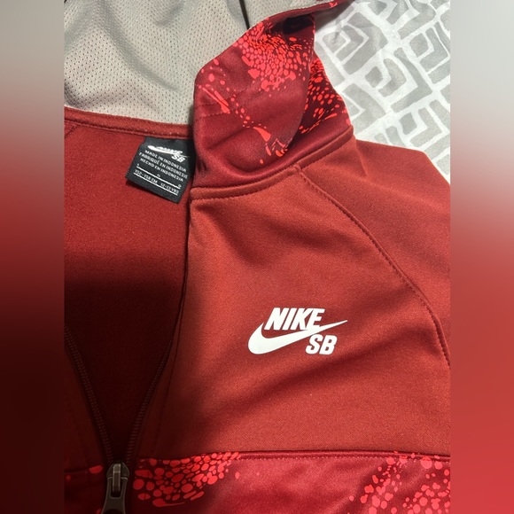 Kids Nike Burnt orange/red& bright orange zip up hoody- size 12-13 yrs - Picture 1 of 10